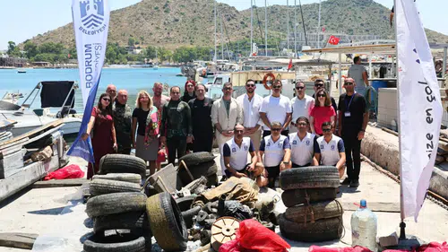 Akyarlar’da Şoke Eden Görüntü: Denizden 850 Kilo Atık Çıkarıldı