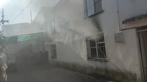 Menteşe'de ev yangını: Ütü alev aldı, odalarda büyük hasar oluştu