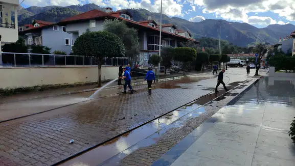 İçmeler’de Sel Sonrası Hızlı Müdahale