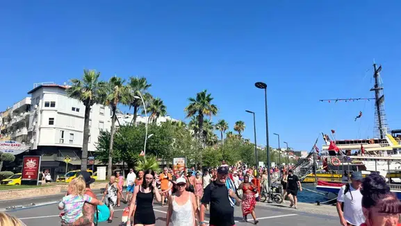 Turizm Geliri 2025’te Rekor Kırdı: 65,2 Milyar Dolar