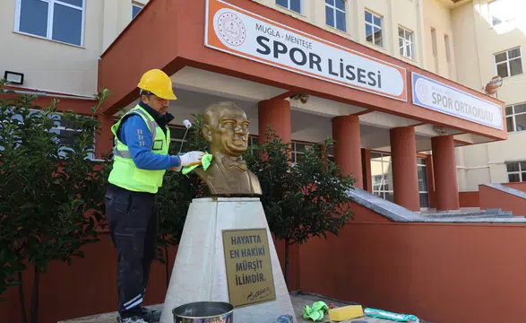 Muğla Büyükşehir’den Okullara Büyük Destek: 185 Atatürk Büstü Yenilendi
