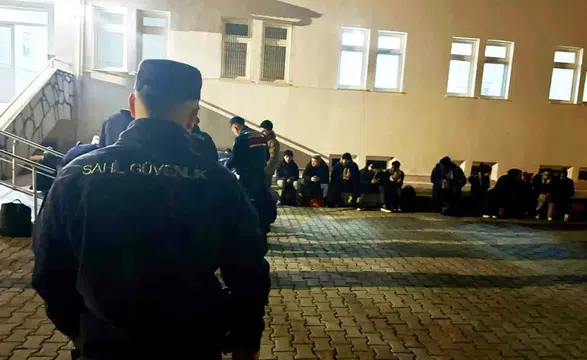 Sahil Güvenlik Harekete Geçti: Geren Koyu’nda 33 Göçmen Tespit Edildi