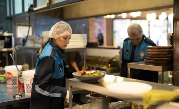 Zabıta AVM’ye Girdi! Tarihi Geçmiş Ürünler Tek Tek Toplandı