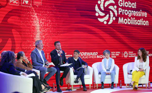Ahmet Aras Barcelona'da konuştu: “Kentler demokrasinin ana aktörü olmalı”