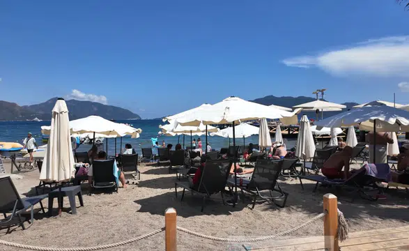 Marmaris’te Bedava Plaj Dönemi! Vatandaşlar Bu Noktaya Koşuyor