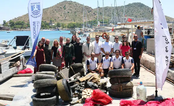 Akyarlar’da Şoke Eden Görüntü: Denizden 850 Kilo Atık Çıkarıldı