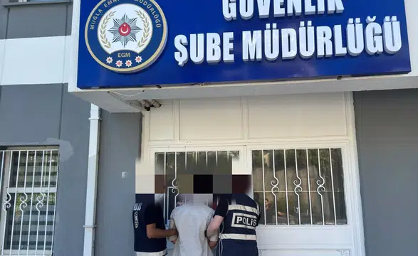 Muğla'da Atatürk büstünü çalan şüpheli polis tarafından yakalandı!