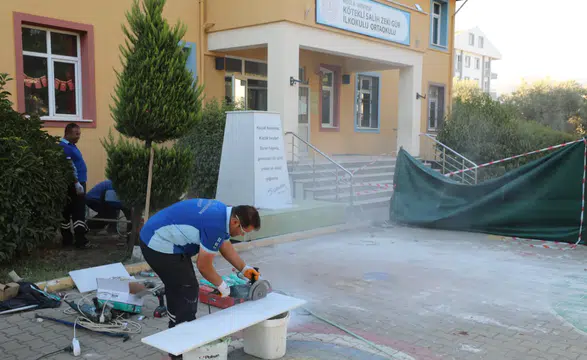 Kötekli’de Dikkat Çeken Olay! Atatürk Büstüne Zarar Verildi