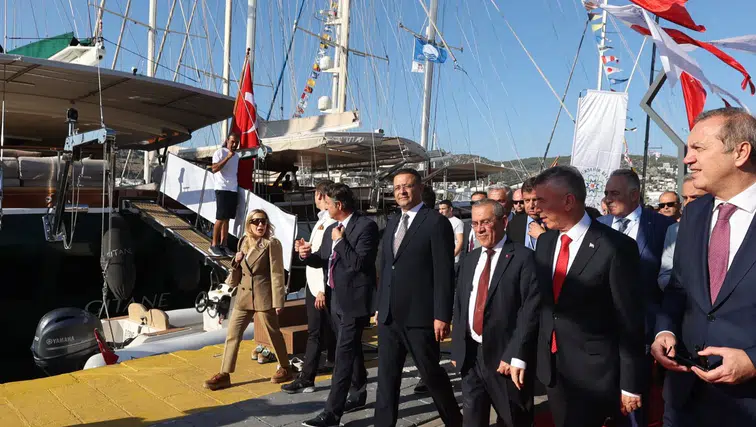 Bodrum’da Göz Kamaştıran Tekneler Sergilendi! İşte Boat Show’dan İlk Kareler