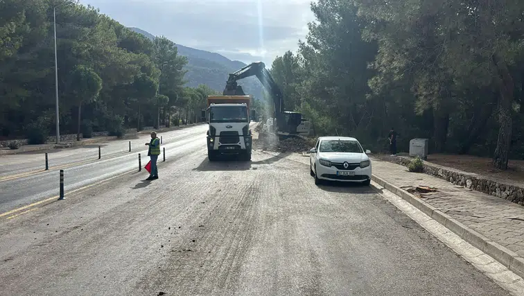 Ölüdeniz Yolunda Büyük Dönüşüm: 2. Etap Çalışmaları Tüm Hızıyla Sürüyor