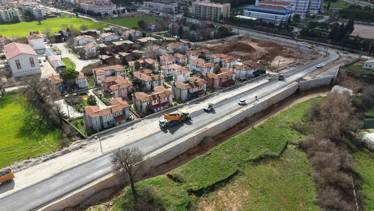 Çamur, Çukur, Su Baskını Tarih Oluyor! Kötekli ve Yeniköy'e Sıcak Asfalt