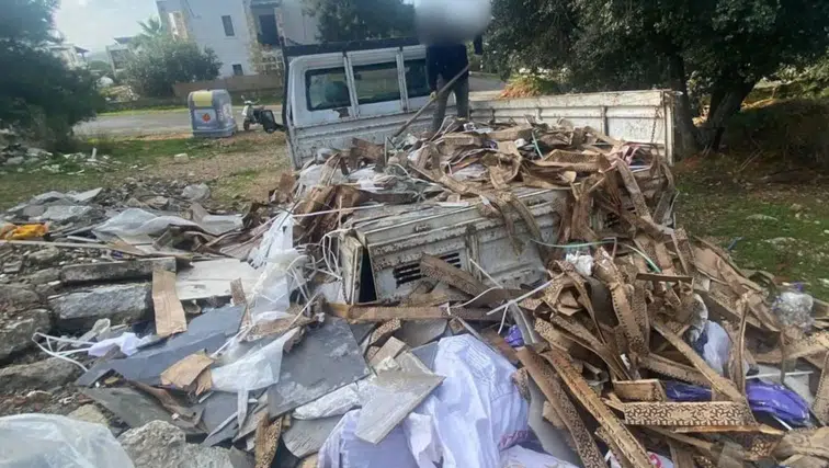 Bodrum Zabıtası 33 İşletmeyi Denetledi: 412 Ürün İmha, 75 Bin TL Ceza