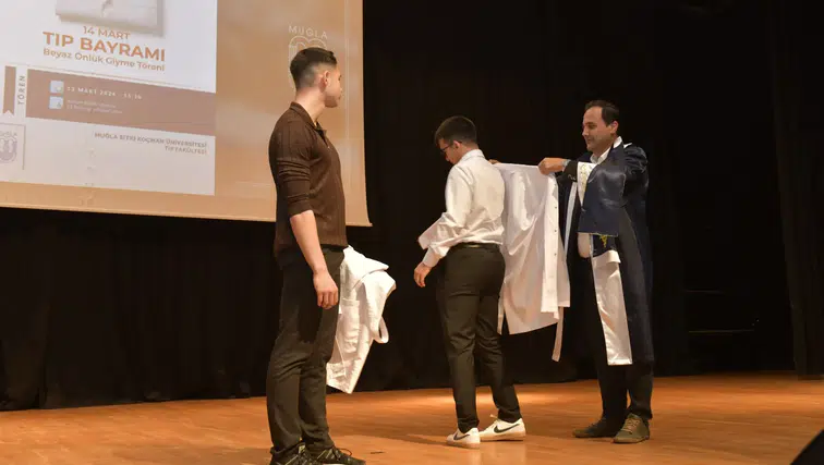 MSKÜ’de Beyaz Önlük Heyecanı: Geleceğin Hekimleri Mesleğe İlk Adımını Attı