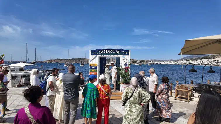Bodrum’da “Maviye Açılan Kapı” İlgi Odağı Oldu!