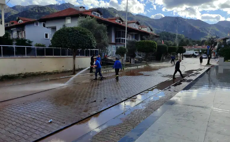 İçmeler’de Sel Sonrası Hızlı Müdahale