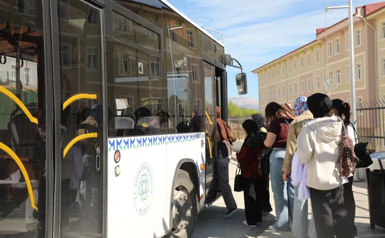 Yokuş Çilesi Bitti: Kötekli’de Öğrencilerin Ulaşımı Kolaylaştı