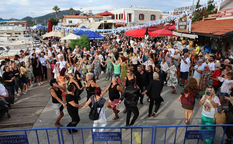 Selimiye’de Festival Coşkusu: Deniz Ürünleri ve Müzik Bir Arada