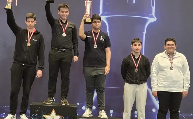 Antalya’da Tarih Yazdılar! Büyükşehir Satranç Takımı Türkiye Şampiyonu