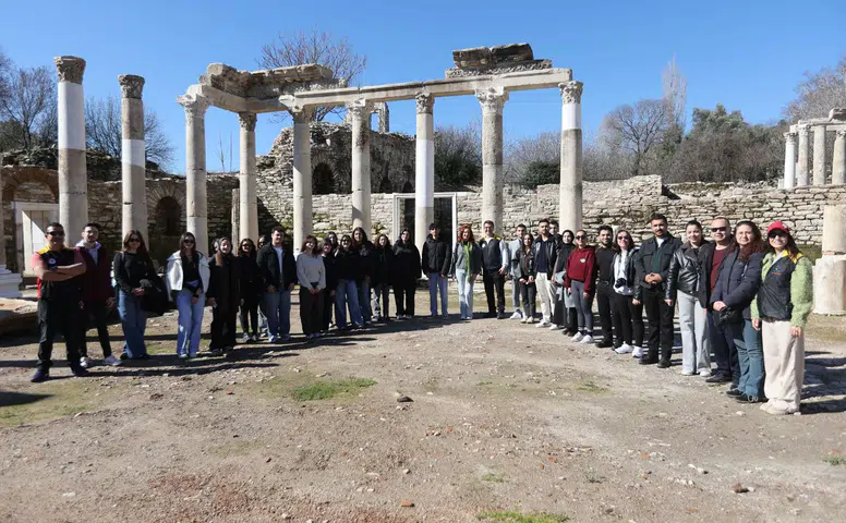 Gençler Antik Kentleri Keşfe Çıktı: Stratonikeia’dan Knidos’a Tarih Yolculuğu
