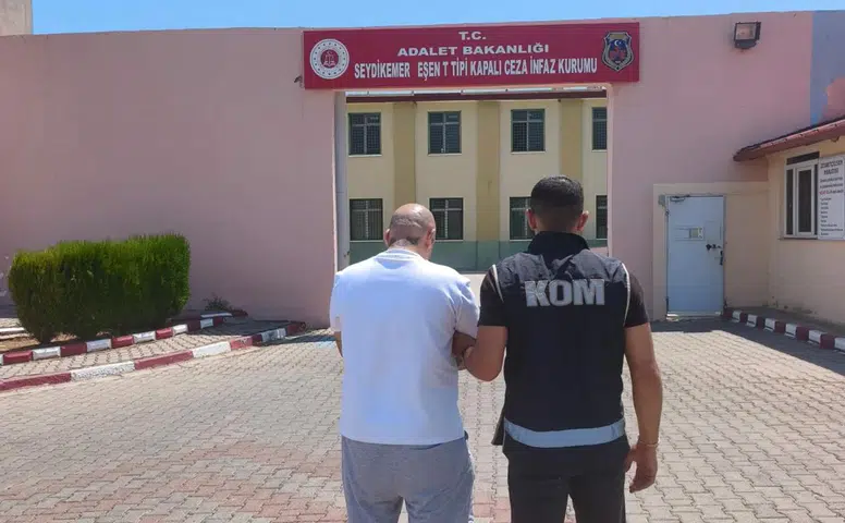 Fethiye'de Operasyon! Firariyi Gizleyen Evde Ruhsatsız Silah da Ele Geçirildi