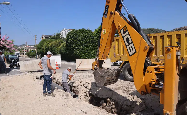 Aktaş ve Bağlıiçi'nde Yollar Baştan Sona Yenileniyor