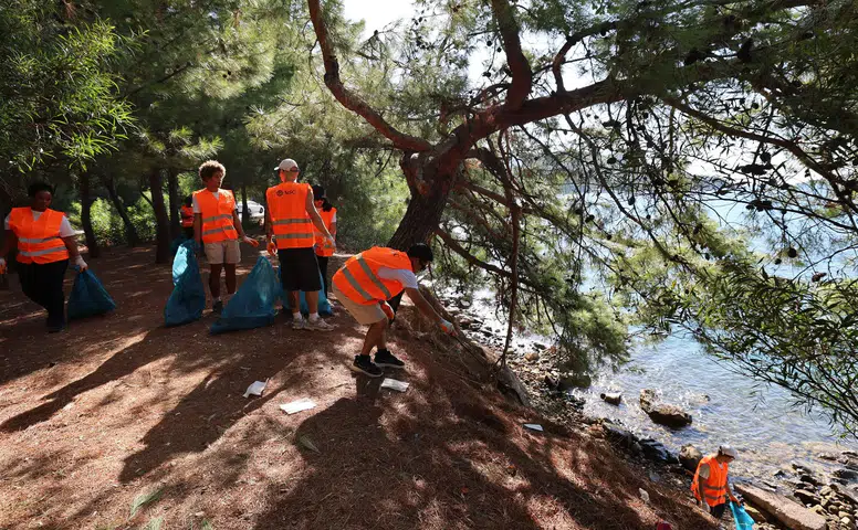 Kruvaziyer Gemisinden İndiler, Marmaris İçin Kolları Sıvadılar