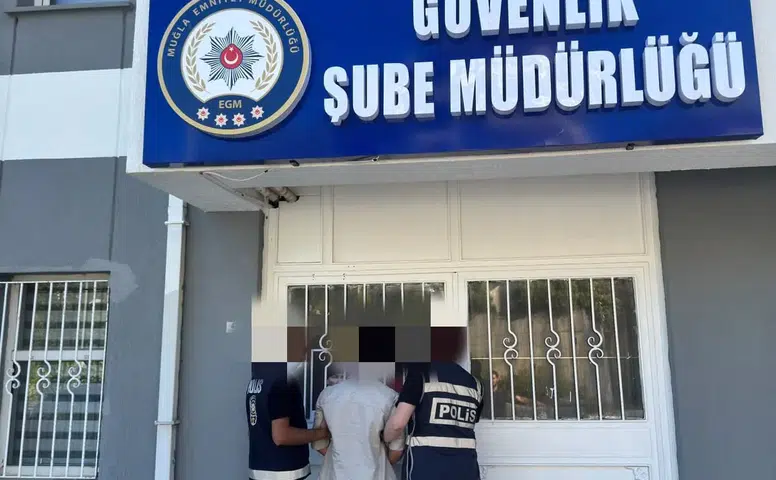 Muğla'da Atatürk büstünü çalan şüpheli polis tarafından yakalandı!